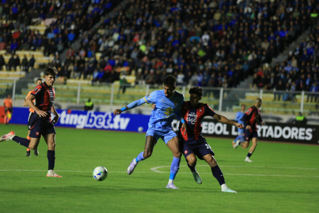 Bolívar golea a Cerro y clasifica a la Sudamericana