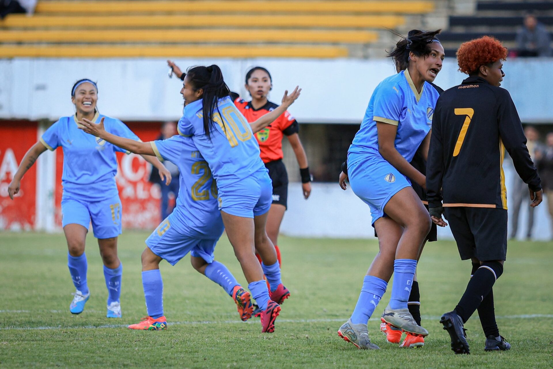 victoria-celeste-clasico-femenino-2025