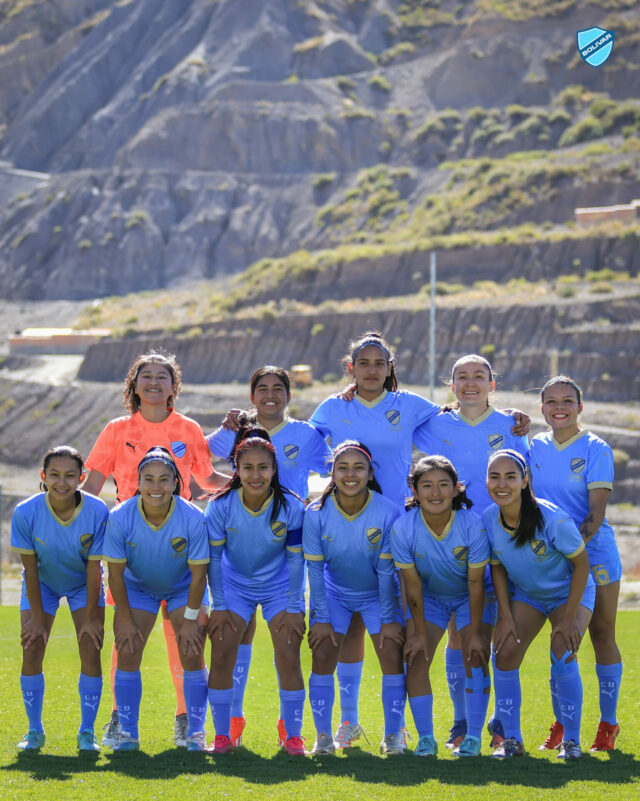 Bolívar manda en el clásico femenino y sueña con la próxima fase